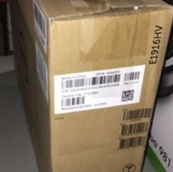 Dell monitor Make Me An Offer - Picture 9 of 10